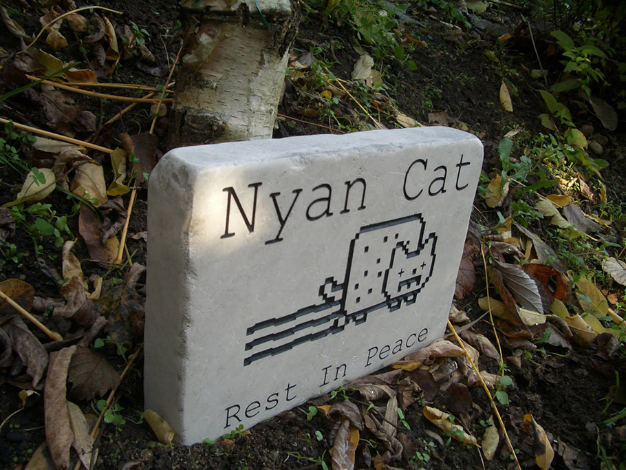 Nyan Cat Memorial side view